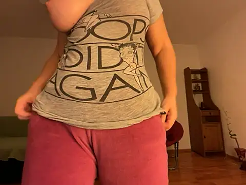 HoneyMakerr 网络视讯表演