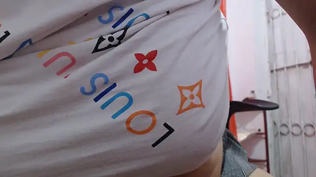 heyline_milf Adlı Modelin Web Kamerası Şovu