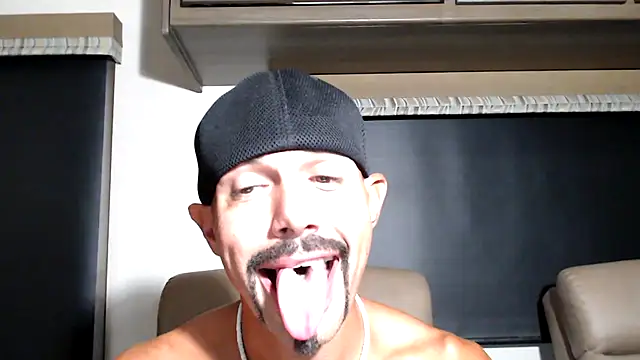 ThickD2C 在線直播表演