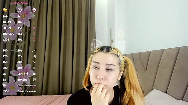 gigi_meii Chat XXX live