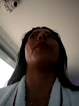 Chat +18 de SamathaMay ao vivo