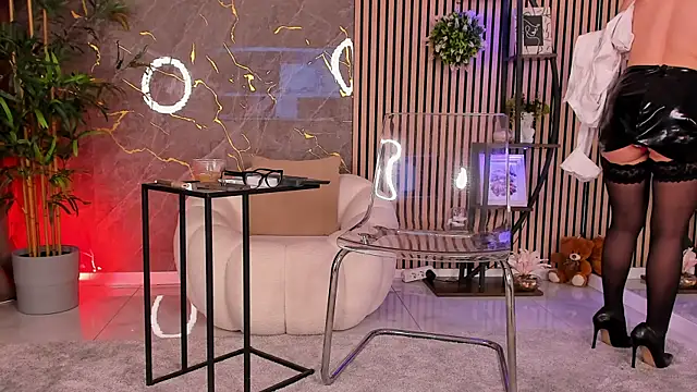 Онлайн чат XXX Red_Kim