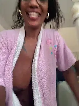 Czat XXX na żywo – Bustykeyla