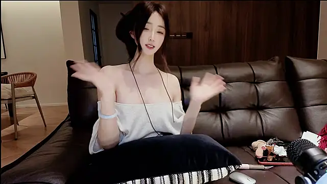 -Aricia- 网络视讯表演