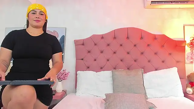 Živý XXX chat ThyaraJhons