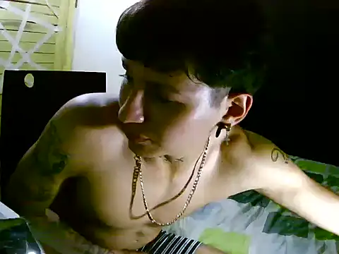 Ebebyjuan webkamerás műsora