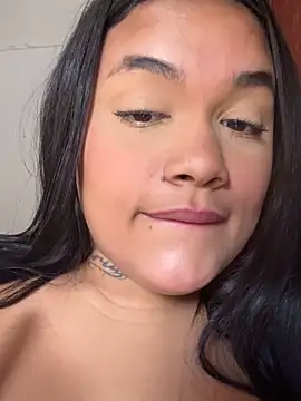 Show de Latina_kiara na webcam
