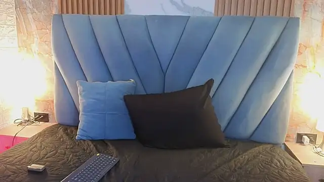 Pertunjukan Kamera Web LyraenBlue