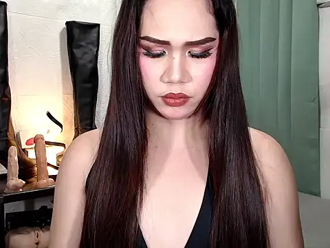 elise_bloom69 Show in webcam