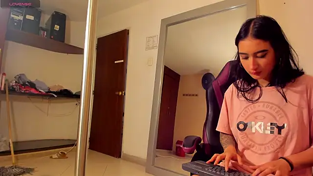 Demon_lala élő XXX-chatje