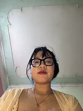 Leeeeiu's Live XXX Chat