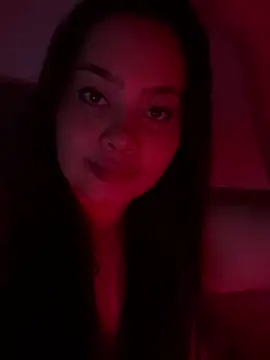 Juliana_xv: онлайн-секс-чат