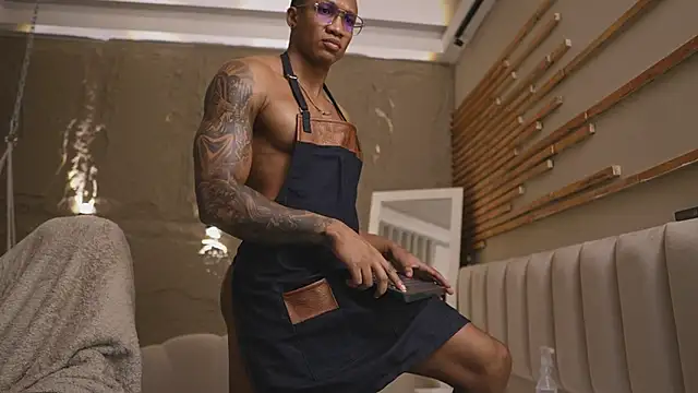 Logan_Varela Live XXX-chat