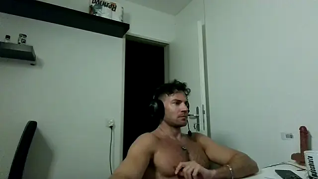 alpha-hunk webcam show