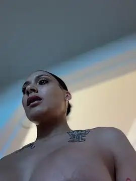 FerrariFrench Chat XXX live