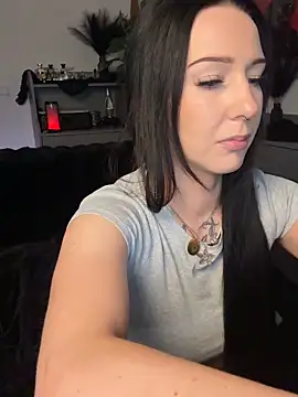 Trixie-Tainted Live XXX-Chat