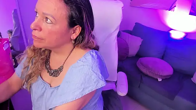 Ivonne_4 现场XXX聊天