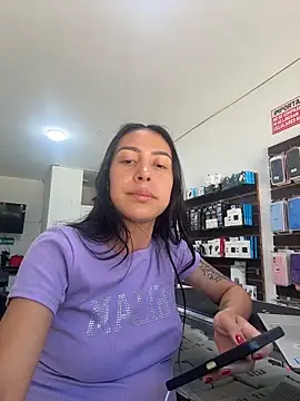 XXX chat uživo modela pregnant_sofii18