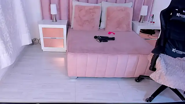 Natural_BIGASS_Nina 即時 XXX 聊天