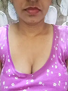 MILFybar Live XXX Chat