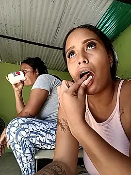 Laura20lopez's Webcam Show