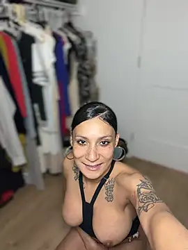 FerrariFrenchn Live XXX chat