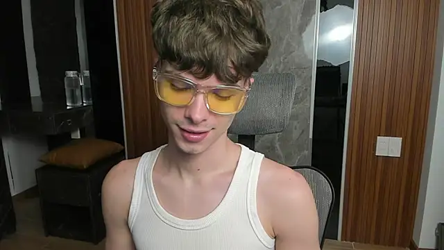 Pertunjukan Kamera Web calvin_love_you