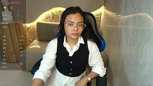 Aisha_Leenss_r Chat XXX in diretta