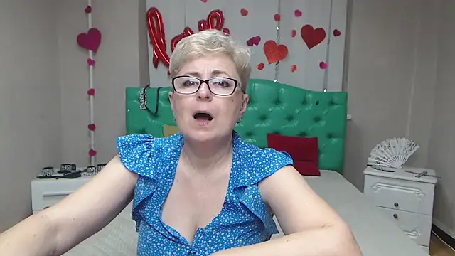 دردشة EmiliaGree الجنسية المباشرة