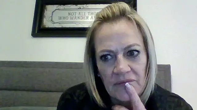 Milfshake227's Webcam Show