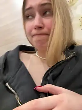 blonde_exe élő XXX-chatje