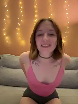 AlinaFoxyy Webcam Show