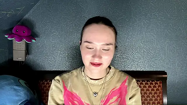 CarmelaLiebherr Adlı Modelin Canlı XXX Sohbeti