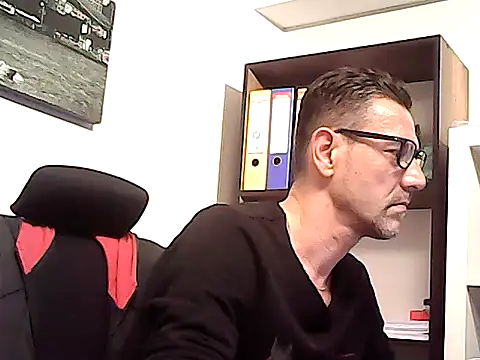 mastercharisma35: онлайн-секс-чат