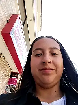 MaskedLatinaX 网络视讯表演