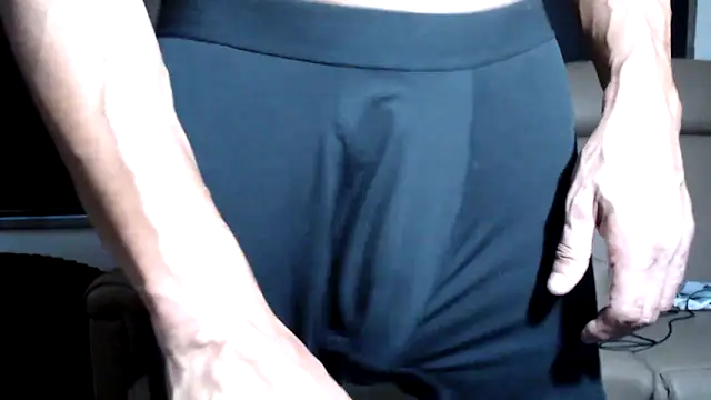 ThickD2C লাইভ XXX চ্যাট