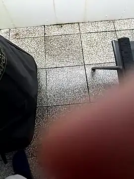 creampieboytim: διαδικτυακό σόου στην κάμερα