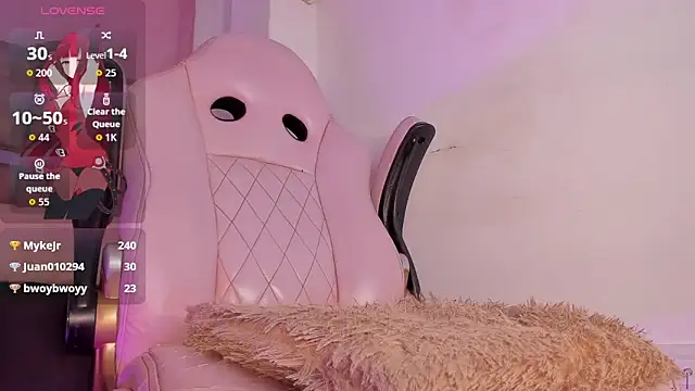 Pokazy przed kamerką – Mia_royal