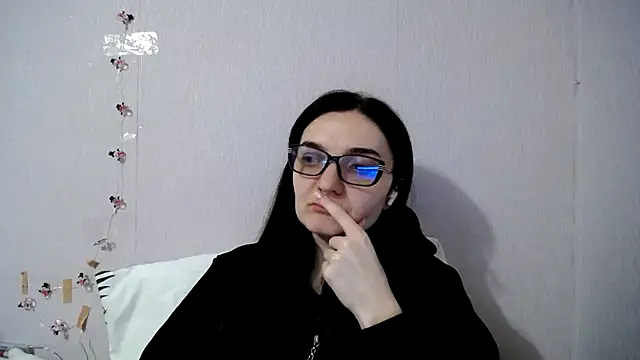 Shiny_gine's Live XXX Chat