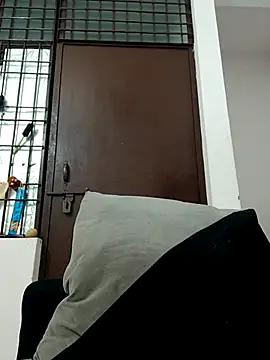 Shivani_hotty Adlı Modelin Canlı XXX Sohbeti