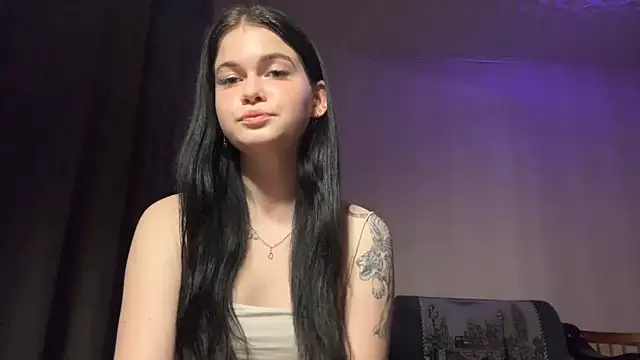 BellaLuxury Adlı Modelin Canlı XXX Sohbeti