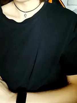 XXX chat uživo modela Aashikalaa