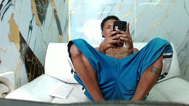 ManSant live XXX chat