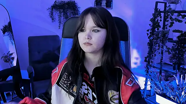 Elainebeness Adlı Modelin Canlı XXX Sohbeti