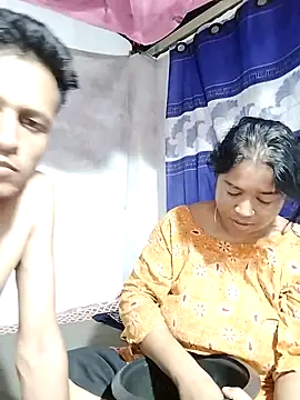 Priankaboudi élő XXX-chatje