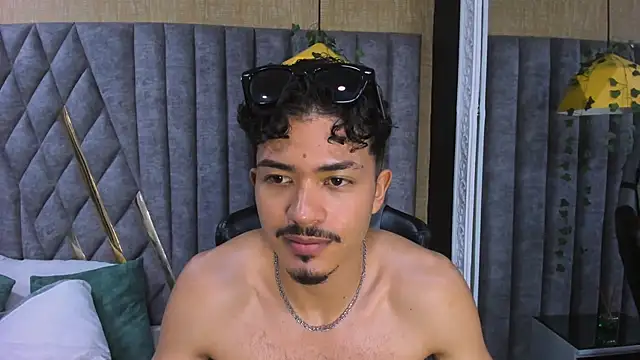 NicolaiKarav Live XXX-chat