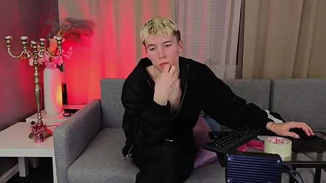 XXX chat uživo modela KevinParke