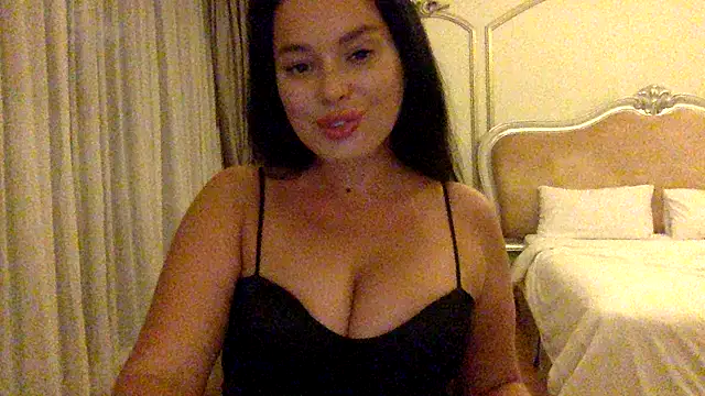 Fayronna: онлайн-секс-чат