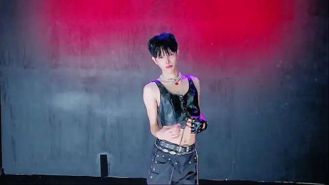 Queen-Vibe Live XXX Chat