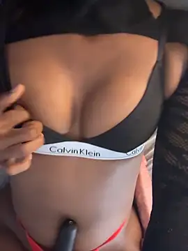 KiaraAmara Adlı Modelin Canlı XXX Sohbeti